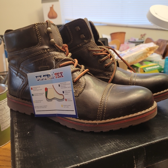 Man's Boots - Picture 10 of 10